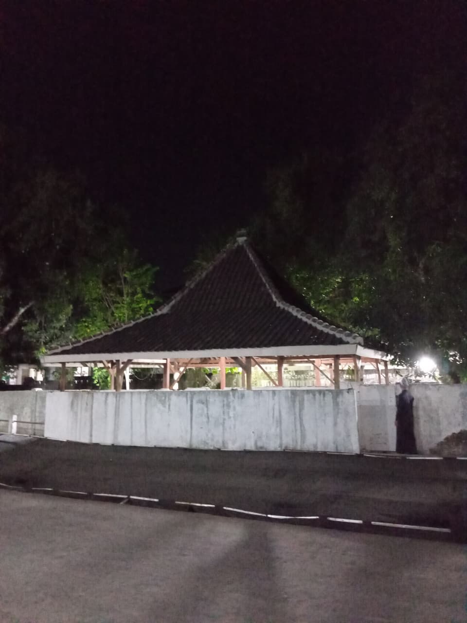 Ziarah Masyaikh Temboro, Makam Ulama yang Selalu Ramai